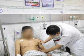 Nam thanh niên chấn thương ngực nặng do va chạm với hòn gạch