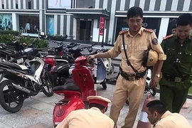 Một cô gái lên Facebook xúc phạm cảnh sát giao thông