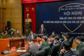 Kiên quyết loại bỏ công chức quản lý thị trường nhũng nhiễu