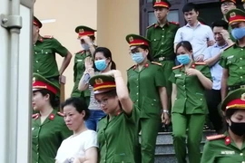 Phụ huynh bức xúc vì con 'bị nâng điểm'