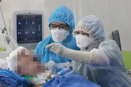 Phi công người Anh hồi phục rõ rệt từng ngày