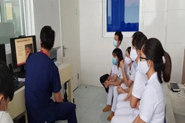 Chi viện chuyên gia điều trị, xét nghiệm cho Huế, Quảng Nam