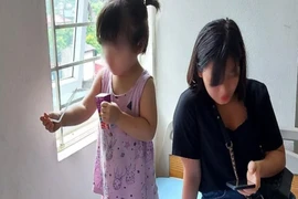 Người đàn ông đánh bé 2 tuổi vẫn chưa đến công an trình diện
