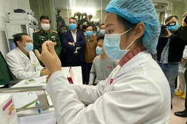 Thêm 17 người được tiêm vaccine COVID-19 Việt Nam