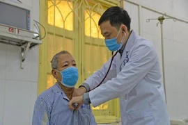 Bỏ chục triệu mua thuốc dỏm để rồi nguy kịch phải cấp cứu