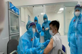 Bắt đầu tiêm vaccine COVID-19 đợt 2 cho người dân cả nước