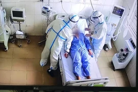 Trung tâm hồi sức tích cực lớn nhất miền Bắc tiếp nhận 6 bệnh nhân COVID-19 nặng