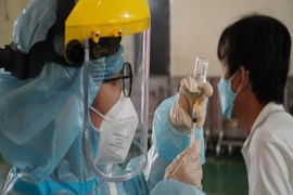 Chi tiết phân bổ 1,7 triệu liều vaccine: công an và quân đội nhận 700.000 liều