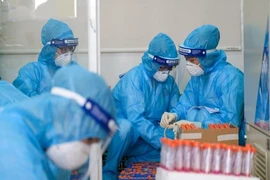 Bộ Y tế lý giải vì sao giá test xét nghiệm COVID-19 lúc cao, lúc thấp