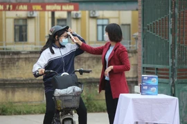 Hà Nội: 33 giáo viên vắng trong ngày đầu học sinh đi học trở lại 