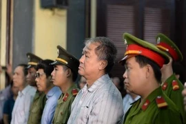 ‘Đại án’ 9.000 tỉ: Không nhờ luật sư, bị cáo tự bào chữa xin chuyển tội danh