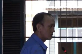 'Xử' con không được quay lại giết cha 