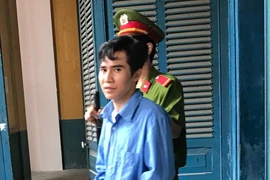 Chia tay đòi quà còn phóng lửa đốt người yêu 