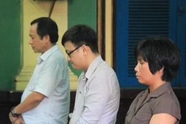 Mẹ lãnh án vì chạy cho con vào trường Y giá 35.000 USD