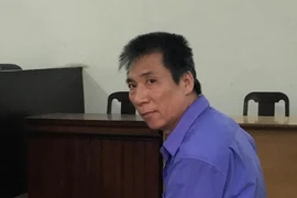 Ghen với phi công trẻ của người tình, đốt luôn cả hai 