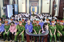 Giữ 3 án chung thân vụ hải quan tiếp tay doanh nghiệp 