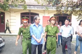 Tòa trả hồ sơ điều tra vụ bác sĩ bán ma túy