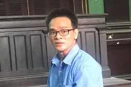 Kẻ cuồng si giết con gái giáo sư nổi quạu tại tòa
