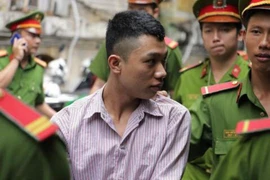 Thanh niên giết bạn tình vì bị dọa bắt quan hệ đồng tính