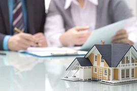 Tiến sĩ nước ngoài tranh chấp tài sản 400 tỉ với vợ Việt