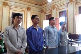 Ế khách, chủ quán thuê người đánh dằn mặt em cột chèo