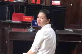 Nữ bị cáo làm giả nhiều giấy tờ để lừa hàng tỉ đồng