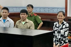 Người phụ nữ lãnh 20 năm tù vì mua bán hàng cấm