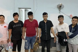 Giả cảnh sát hình sự để đi cướp