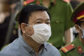 Tòa đang tuyên án ông Đinh La Thăng, "Út trọc"