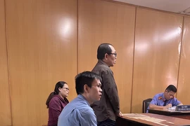 3 giám đốc câu kết qua mặt hải quan buôn lậu hàng Trung Quốc