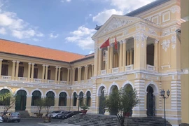 Kiện tranh chấp độc quyền khai thác 3 bộ phim, đòi 45 tỉ đồng