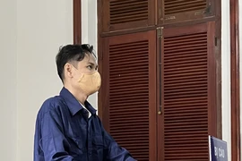 Ghen tuông, chồng tưới xăng quyết cùng chết với vợ