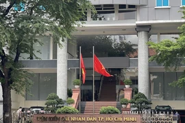 Truy tố nhóm người nước ngoài đến lừa cửa hàng điện máy