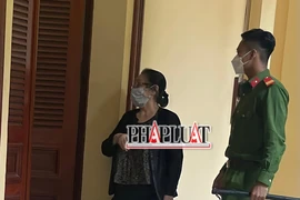 Đại gia Bạch Diệp đến tòa nhưng không nghe tuyên án vụ thua kiện 167 lượng vàng