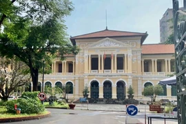 Huỷ án vụ người phụ nữ cắn, tát công an vì tòa sơ thẩm không chỉ định luật sư 