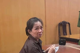 Người phụ nữ 53 tuổi khóc khi kể lại chuyện tạt xăng đốt chồng