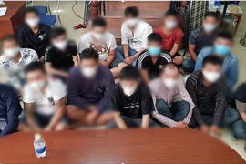 Một người bị tạm giam trong vụ băng nhóm áo cam nhập viện, tiên lượng nặng