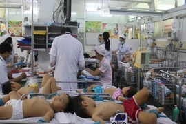 Dịch tay chân miệng tăng đột biến, một trẻ tử vong