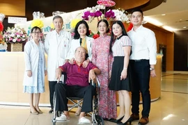 Người 'chủ xị' À ra thế nổi tiếng vừa qua cơn hiểm nghèo