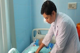 Bất ngờ vỡ động mạch chủ bụng trên xe đi đám cưới đầu năm