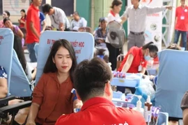 Người hiến máu không nhận quà sẽ được xét nghiệm 