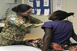 Cứu sống vợ con thống đốc, BS Việt ở Nam Sudan được tặng bò