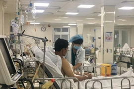 Nhiều thợ lặn mất tích, nhập viện nghi do khí 'trứng thối'