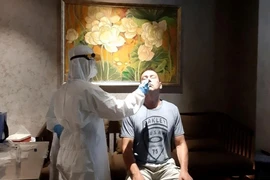 Chẩn đoán mắc COVID-19: Những ai cần làm xét nghiệm?