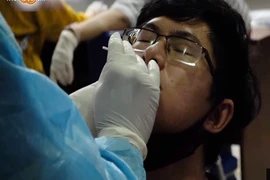 TP.HCM bắt đầu xét nghiệm sàng lọc COVID-19 cho công nhân