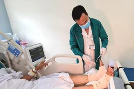 2 chân bị đứt lìa, tỉnh dậy nghĩ đã xong đời