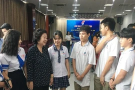 Quỹ học bổng Vừ A Dính có 33 học sinh chuẩn bị thi đại học
