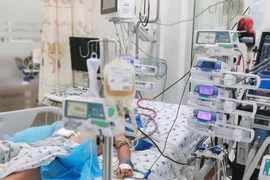 Bé trai 13 tuổi sốc xuất huyết hai lần nguy kịch