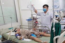 Sau ăn bao tử cá mặt thỏ, người đàn ông hôn mê, liệt hoàn toàn