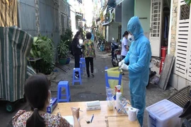 TP.HCM đang cách ly COVID-19 gần 5.500 người